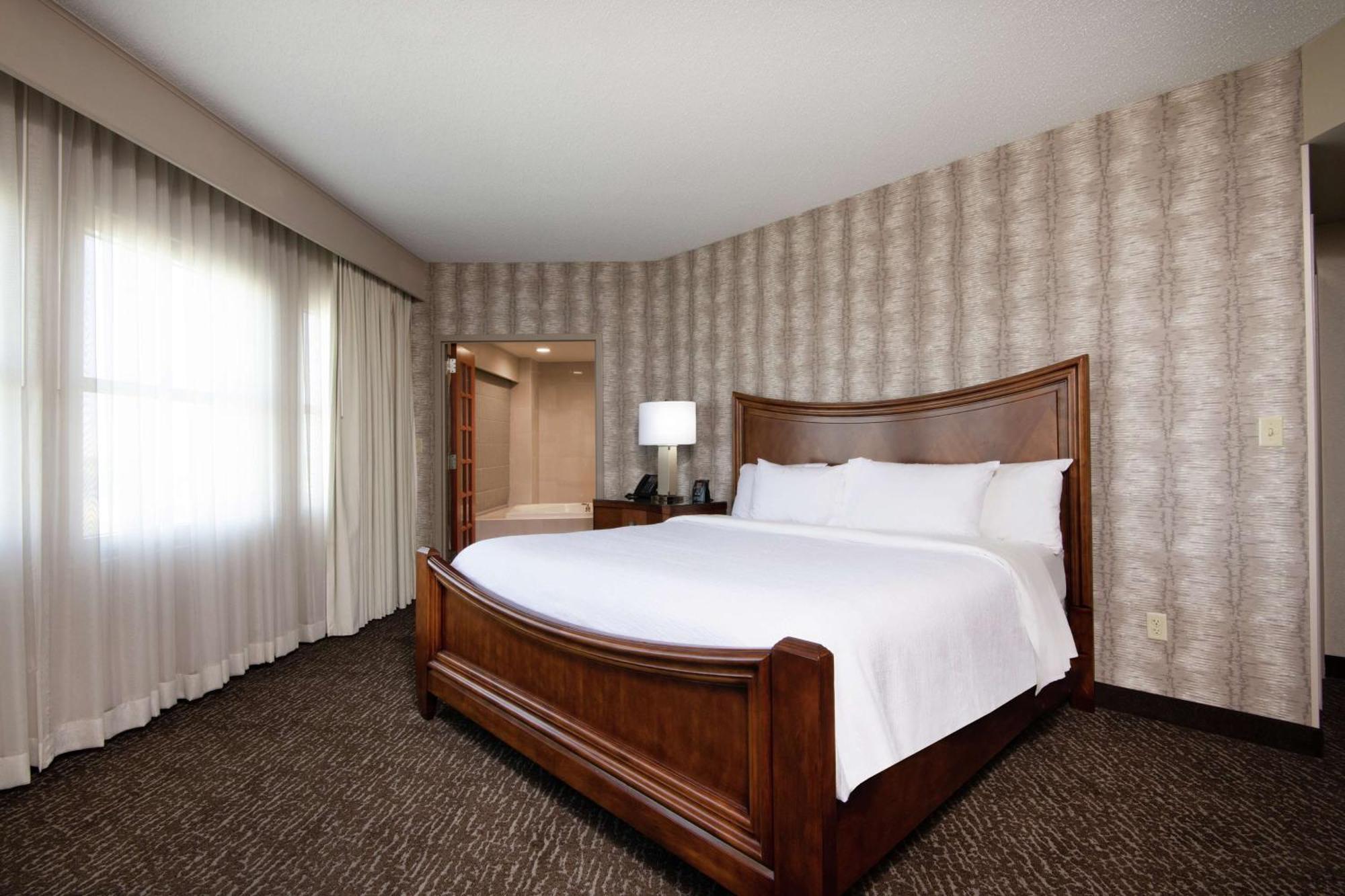 Hotel Embassy Northwest Arkansas - Hotel, & Convention Center